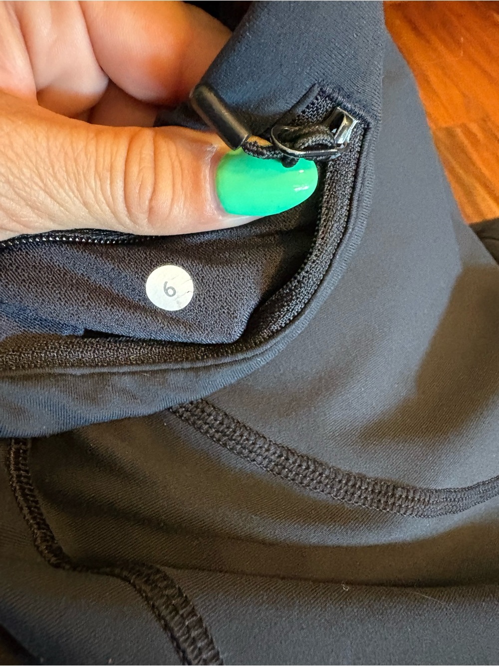 lululemon Black Athletic Set Size 6 Sports Bra & Cropped Leggings (0790) - Picture 7 of 9
